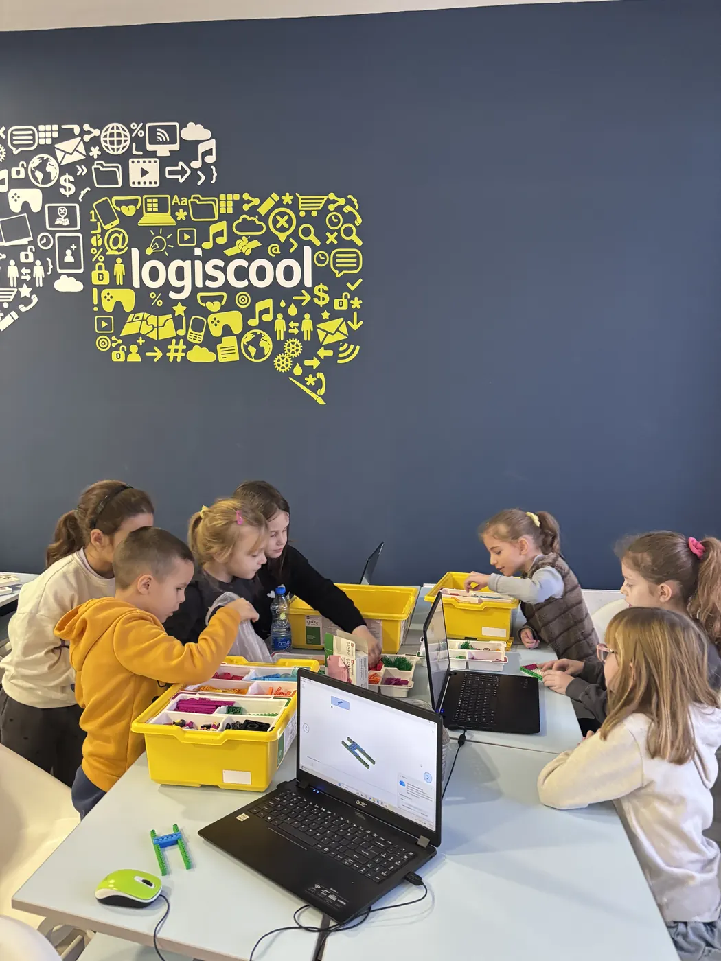 Deca na Logiscool radionici u Fibonacci centru